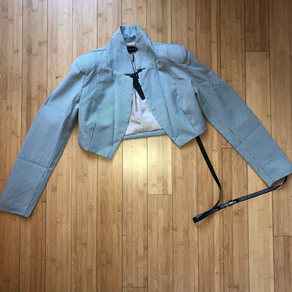Pretty Little Thing Crop blazer